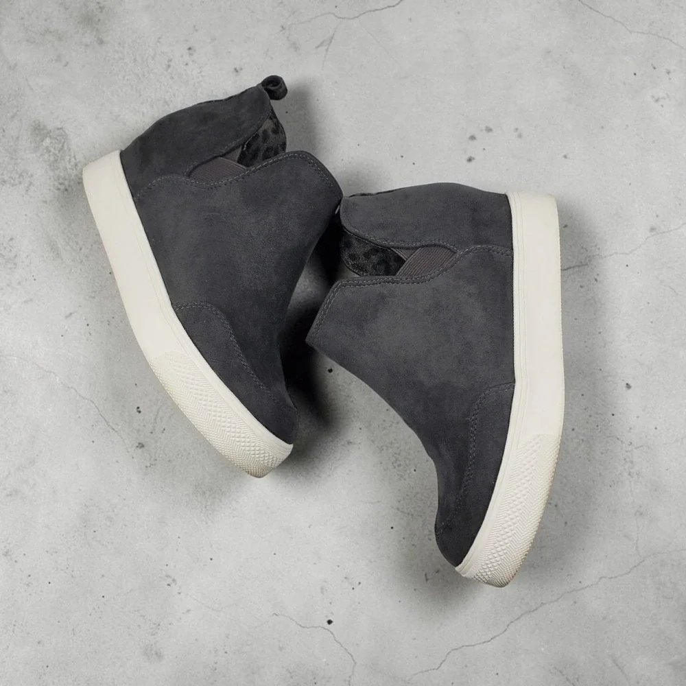 Very G Womens Grey‎ Faux Suede Hidden Wedge Sneaker Booties VGSP0109-032 Size 8